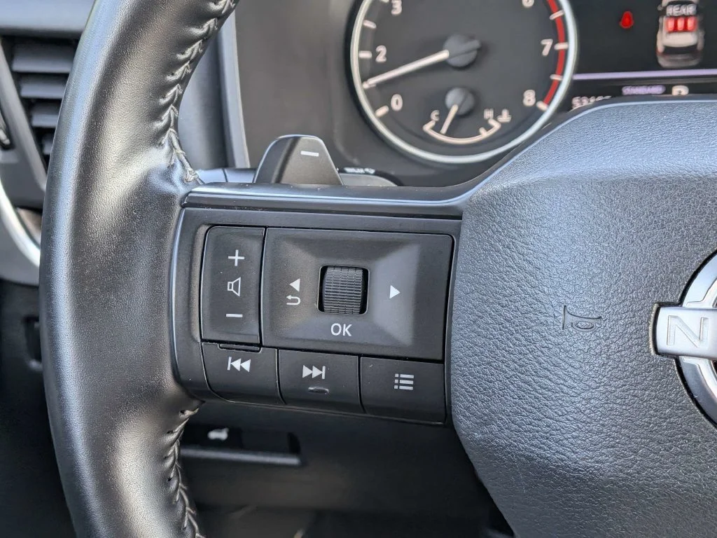 Used 2025 Silver Nissan SV image 23