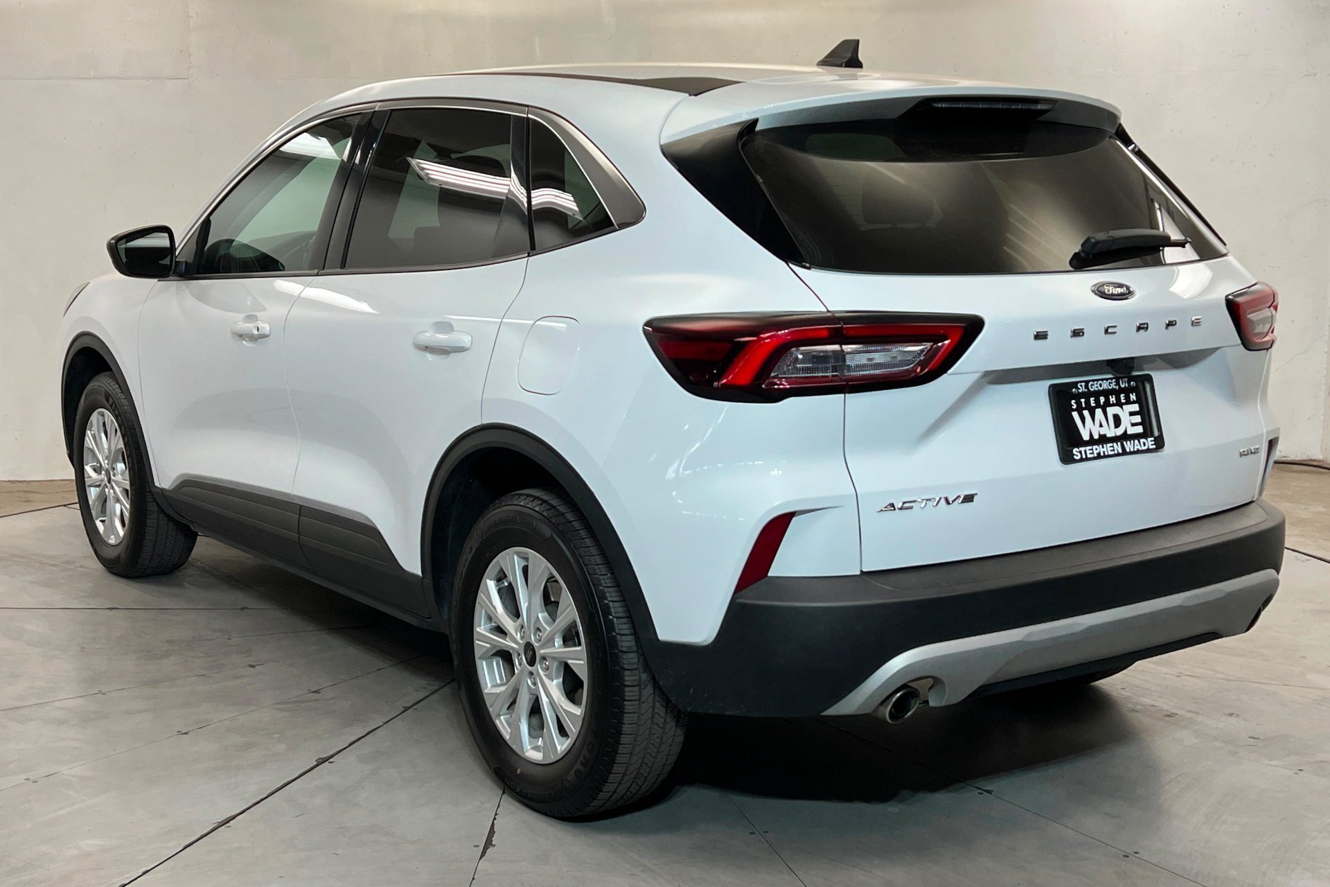 Used 2024 White Ford Active image 3