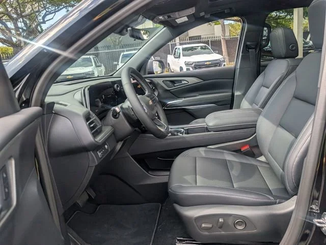 New 2026 Mosaic Black Metallic Chevrolet LT image 5