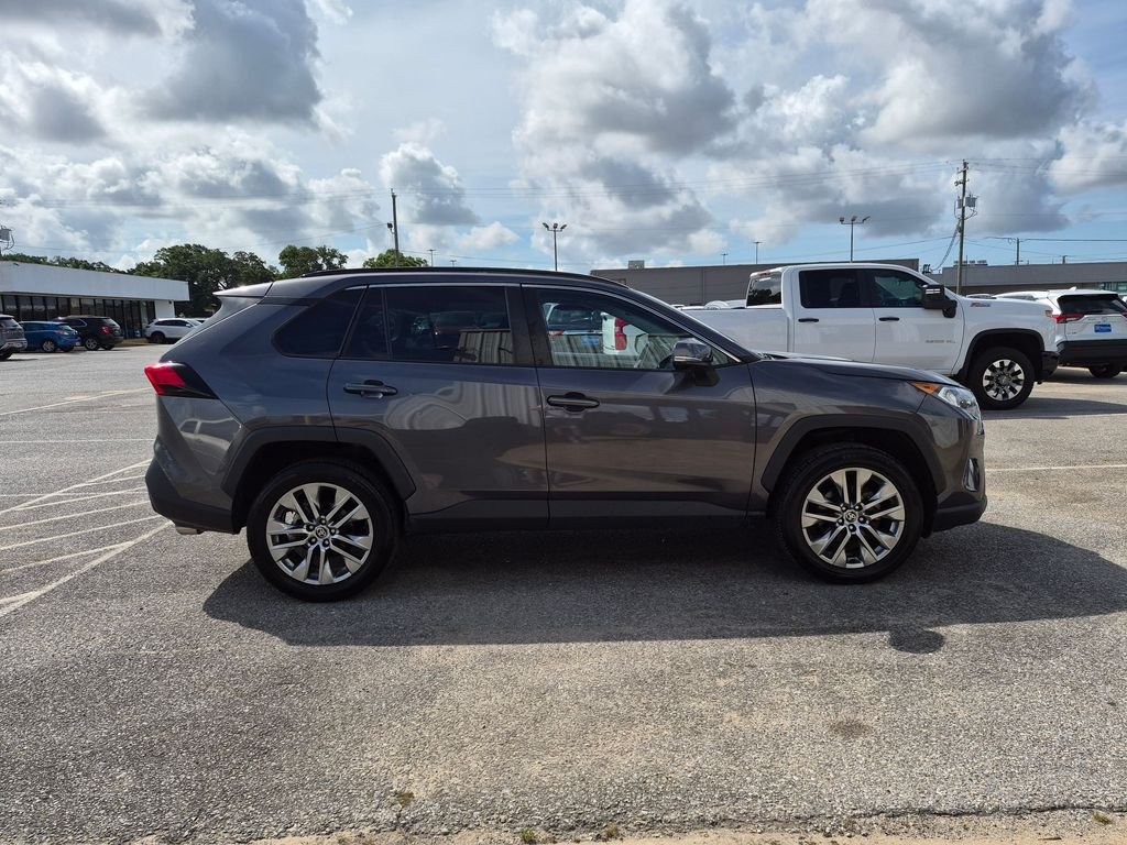 Used 2021 Gray Toyota XLE Premium image 6