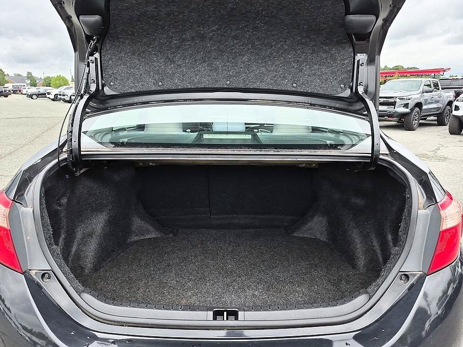 Used 2018  Toyota L image 29