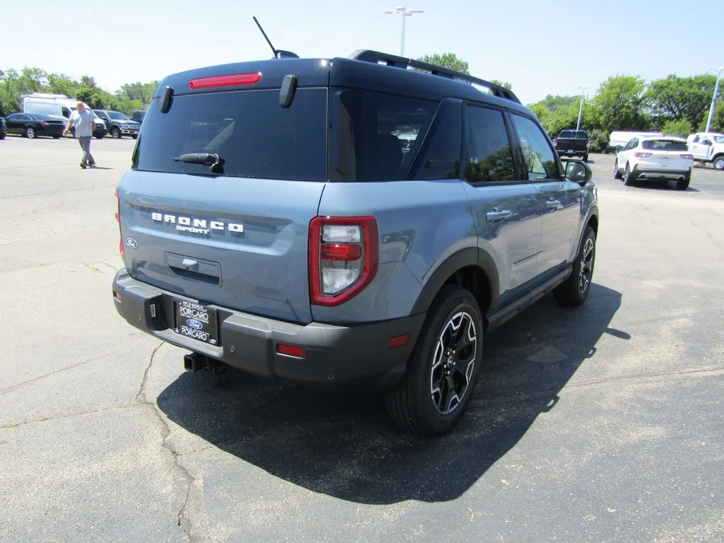 New 2026 Azure Gray Metallic Tri-Coat Ford Outer Banks® image 8
