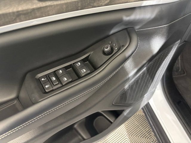 New 2026 White Jeep Altitude image 10