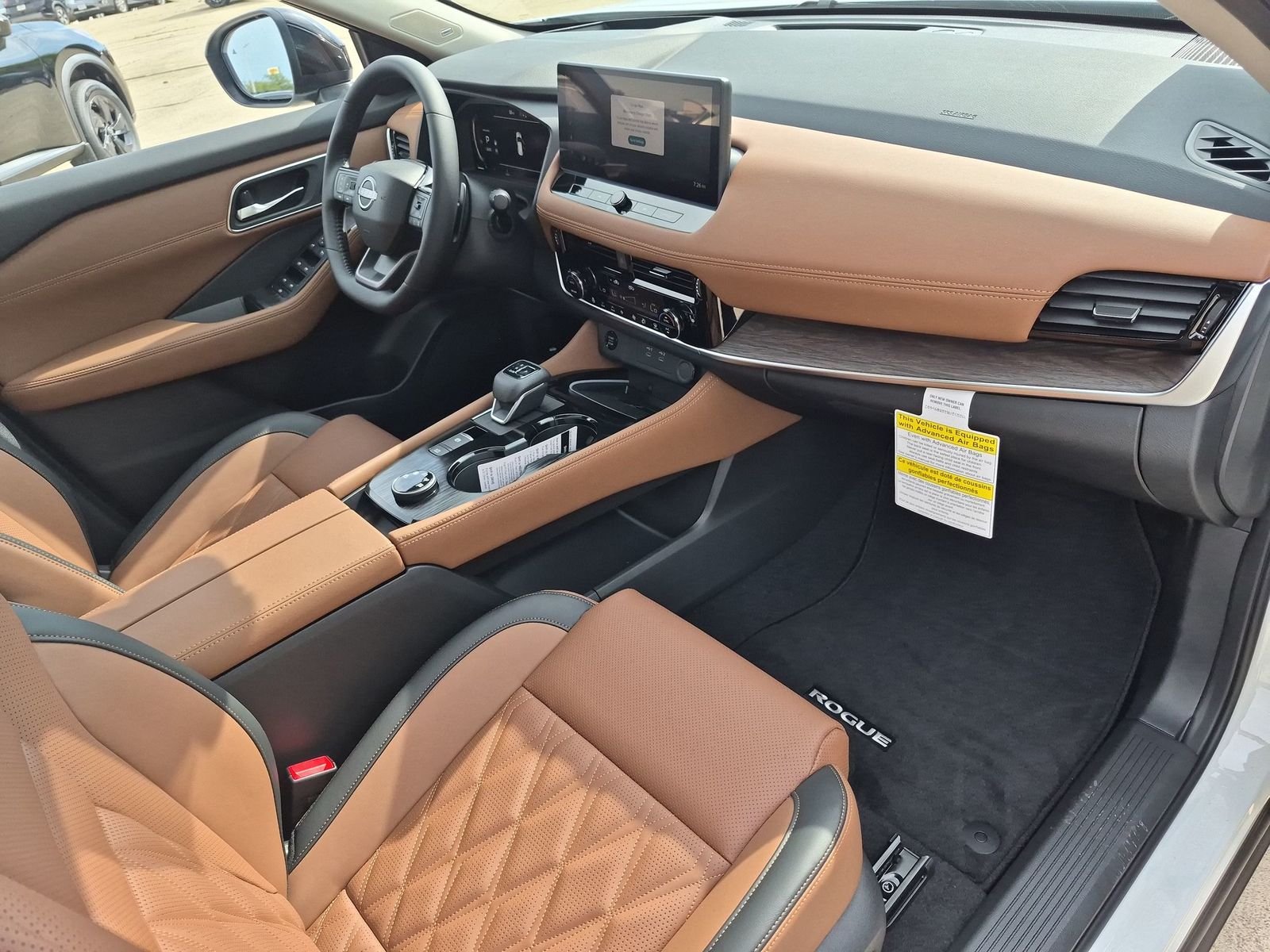 New 2026 Everest White Pearl TriCoat / Super Black Two-tone Nissan Platinum image 31