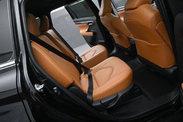 New 2026 Midnight Black Metallic Toyota Platinum image 16