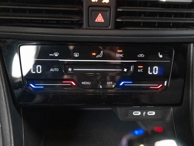 2025 Volkswagen Jetta Sport - Photo 21