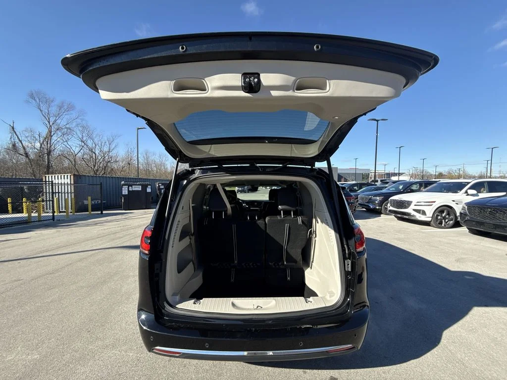 Used 2024 Black Chrysler Touring L image 22