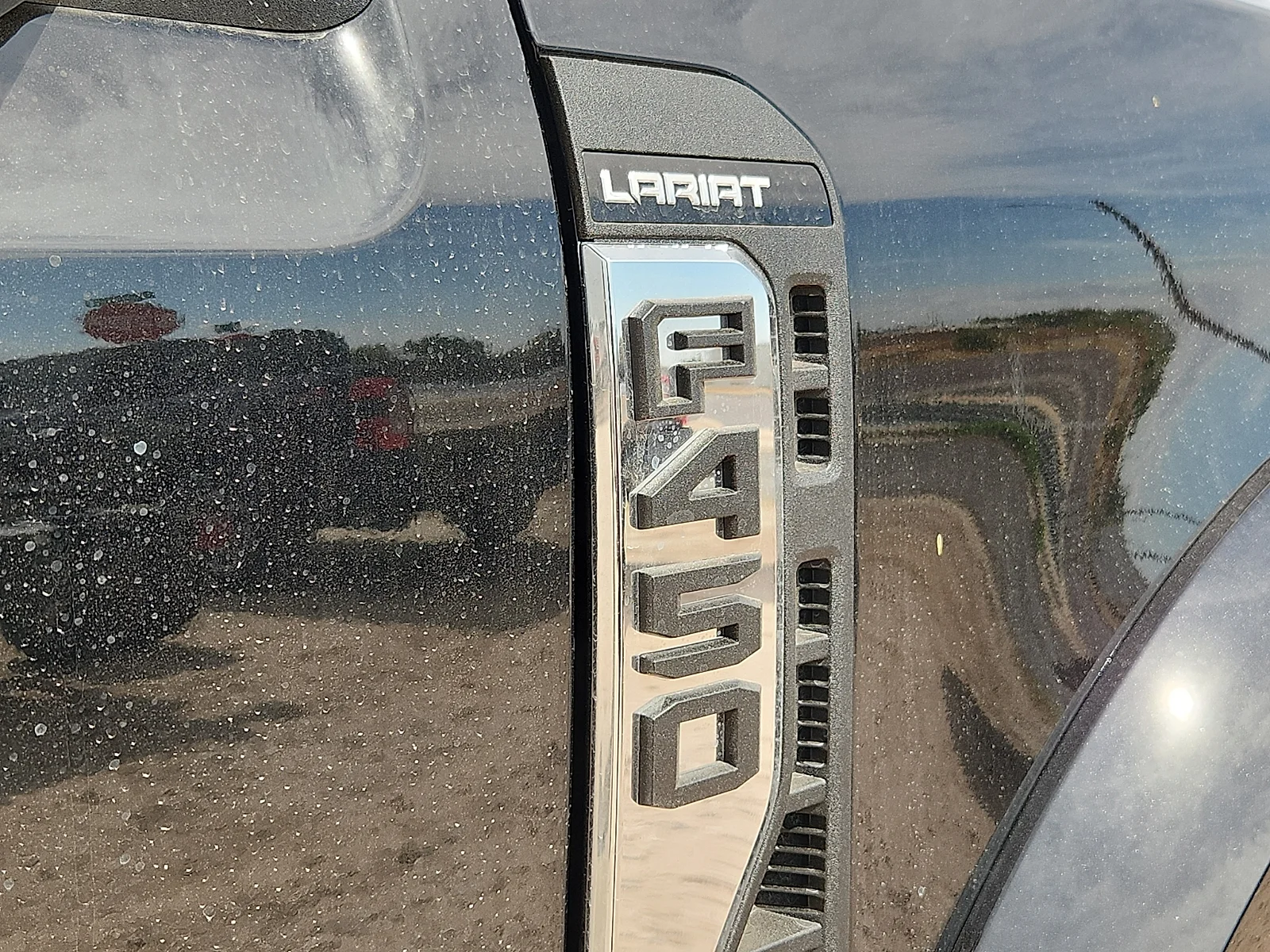 New 2027 Agate Black Metallic Ford LARIAT image 10