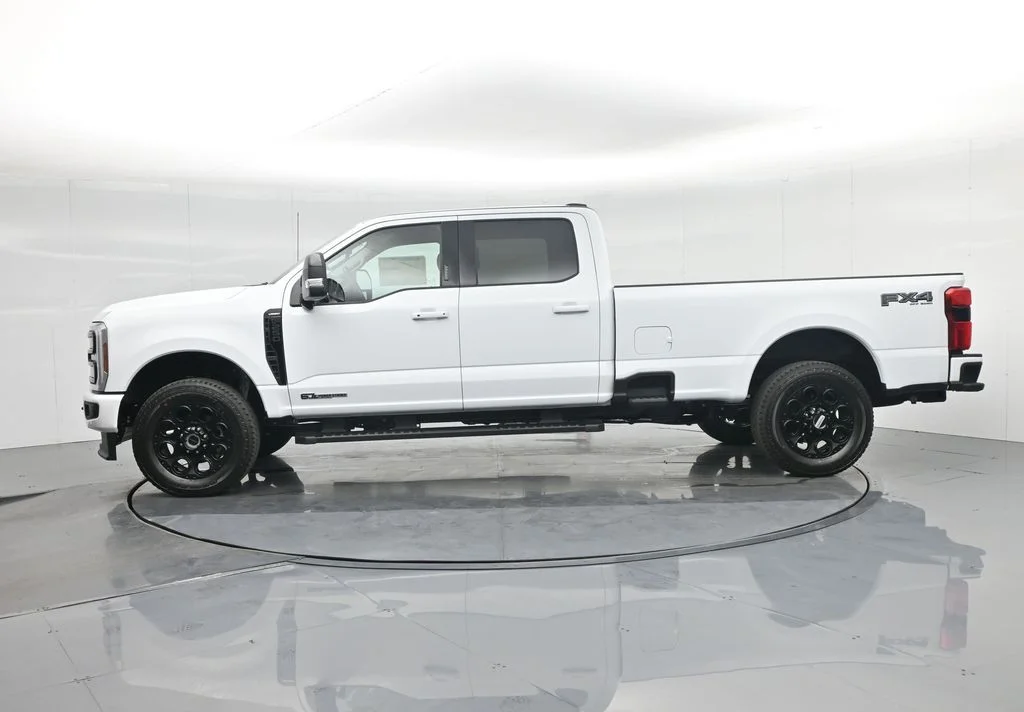 New 2026 Oxford White Ford Lariat image 10