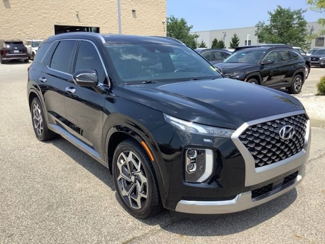 Used 2022 Abyss Black Hyundai Calligraphy image 3