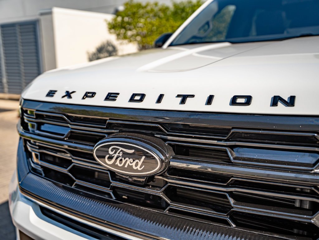 Used 2025 White Ford Platinum image 12