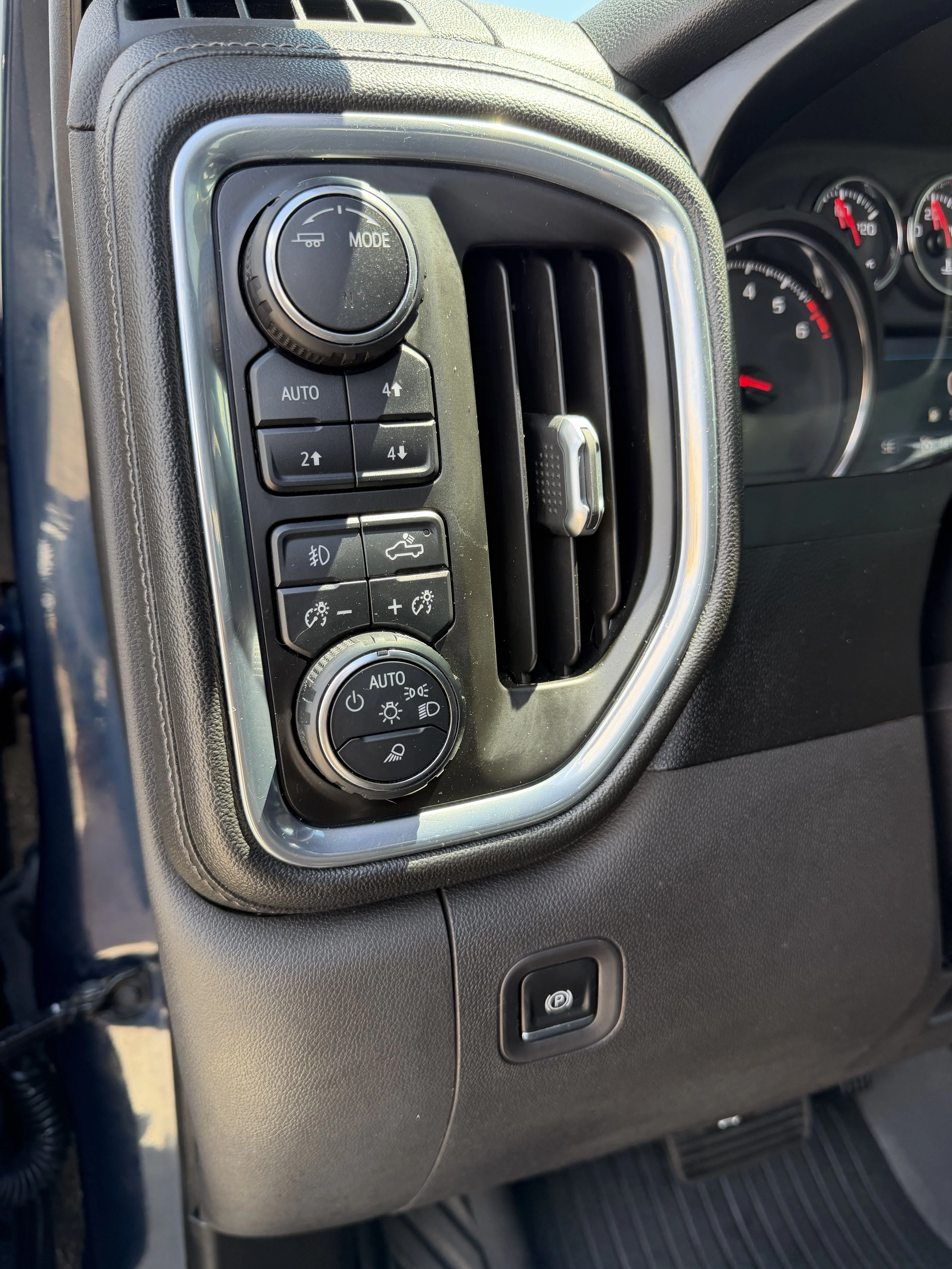 Used 2021 Blue Chevrolet LT Trail Boss image 10