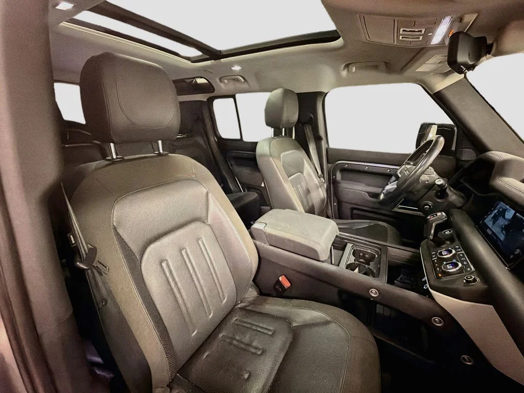 Used 2021 Eiger Grey Metallic Land Rover SE image 29