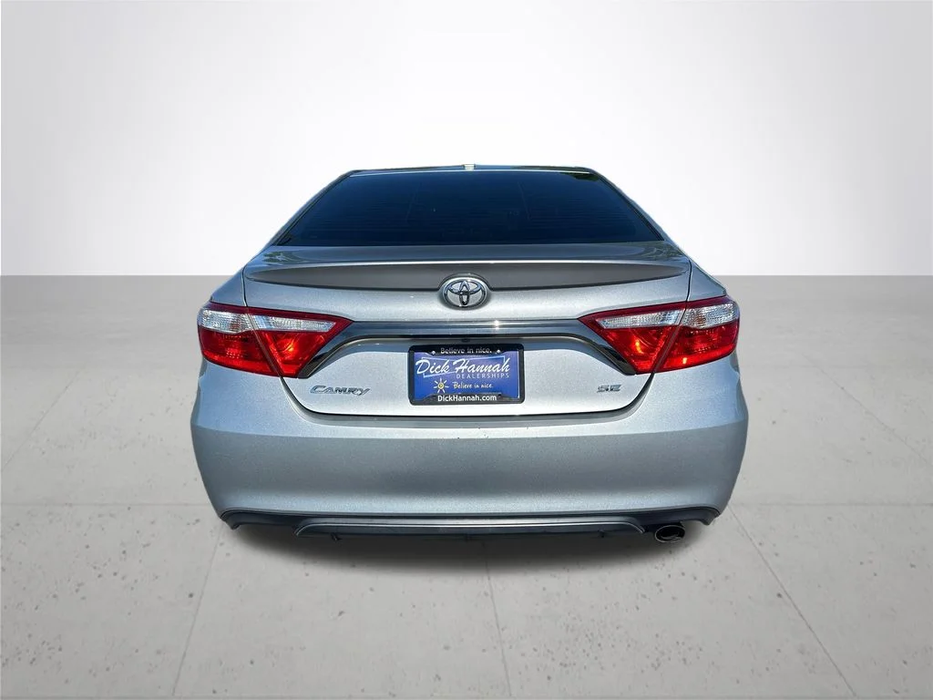 Used 2016 Silver Toyota SE image 7