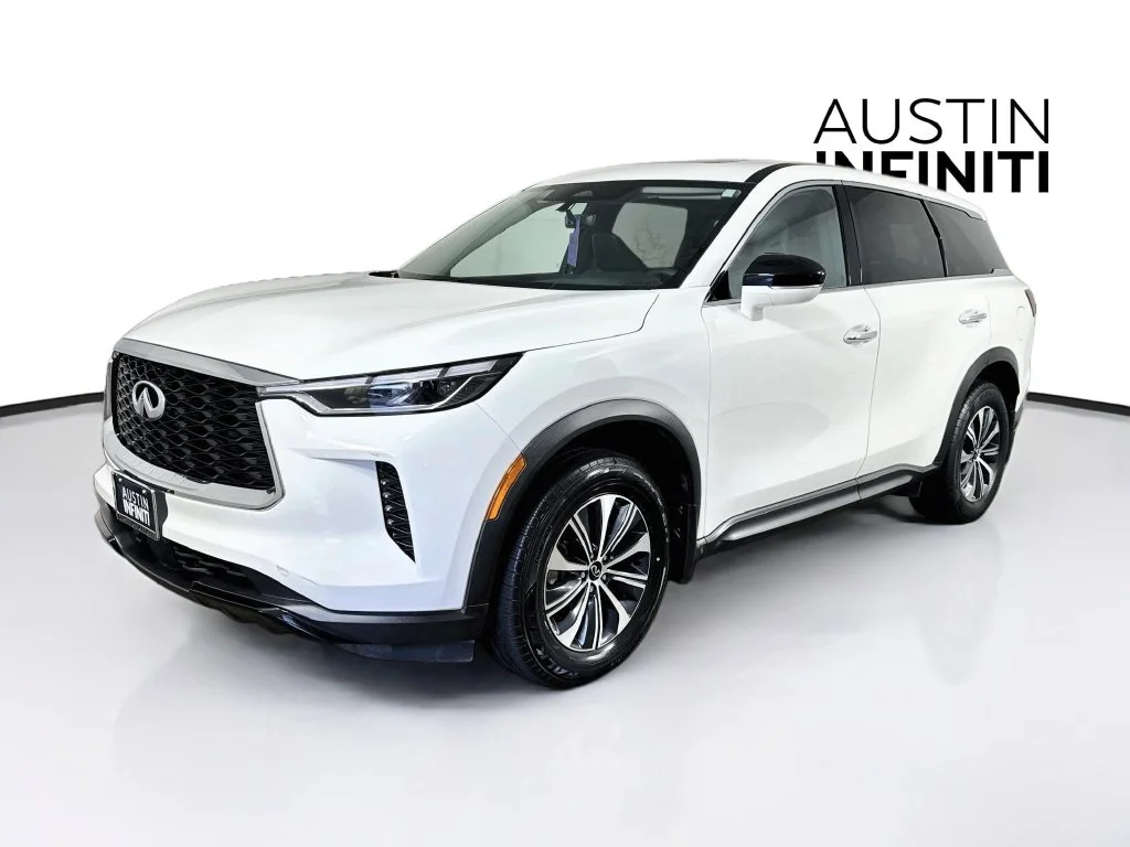 Certified Used 2024 White INFINITI PURE image 5