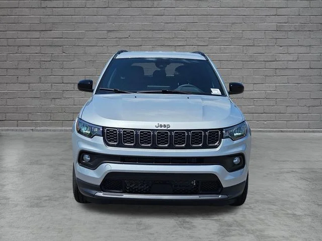 New 2026 Silver Zynith Metallic Clearcoat Jeep Latitude image 8