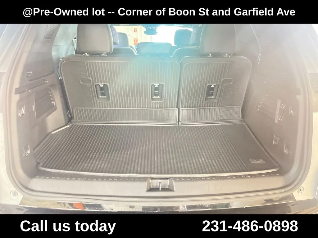 Used 2025 Gray Chevrolet High Country image 27