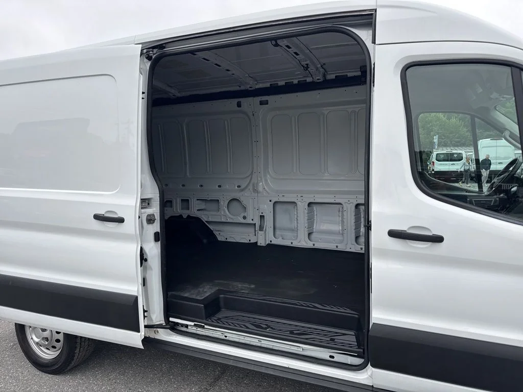 Used 2023 White Ford Base image 23