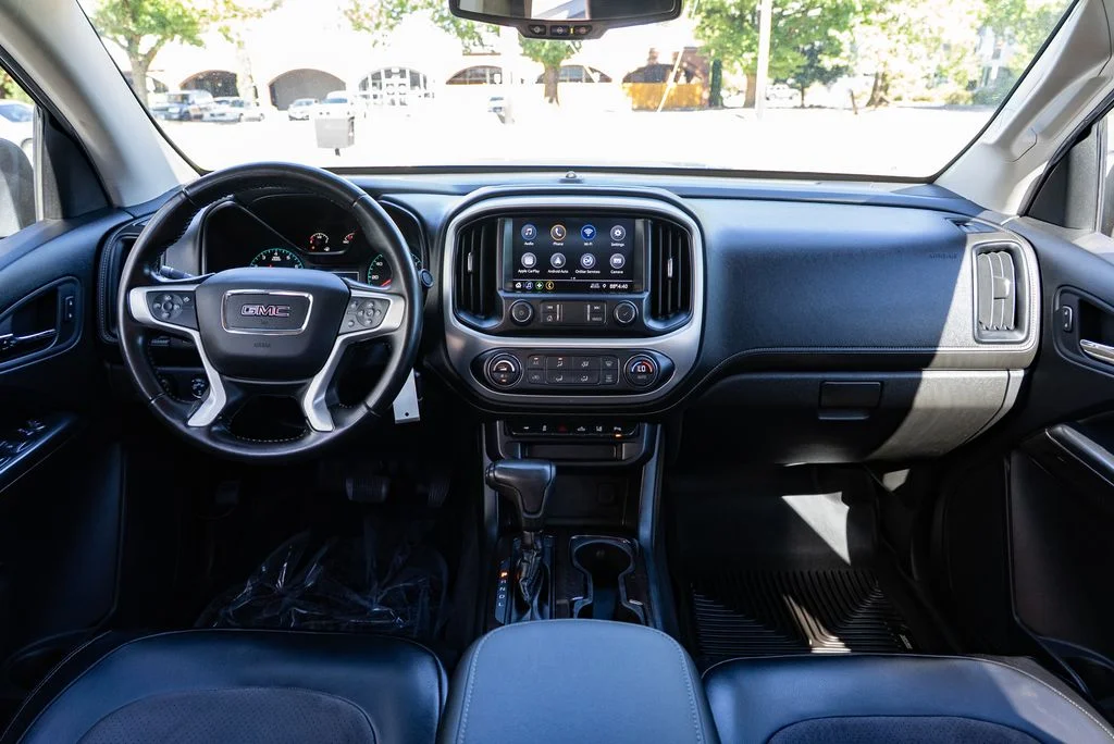 Used 2021 Blue GMC Elevation image 10