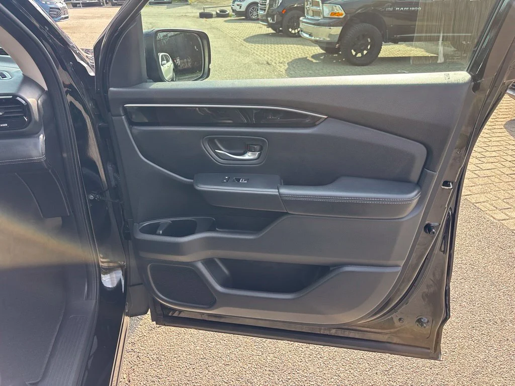 Used 2023 Black Honda EX-L image 29