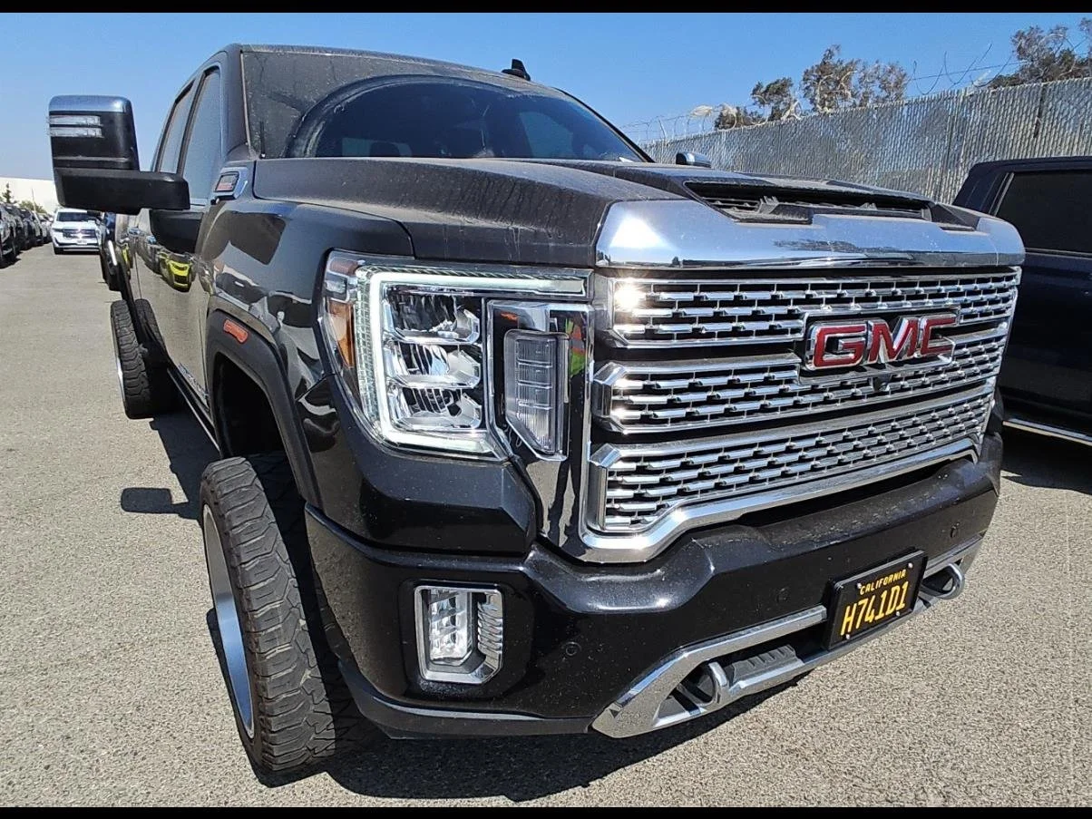 Used 2022 Ebony Twilight Metallic GMC Denali image 7