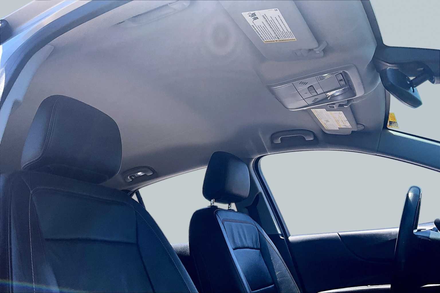 Used 2018 Silver Ice Metallic Chevrolet Premier image 14