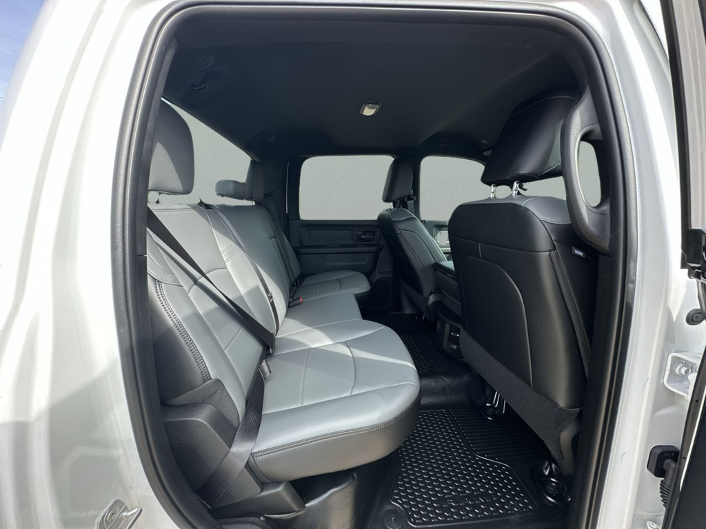 New 2026 Bright White Clearcoat RAM Tradesman image 34