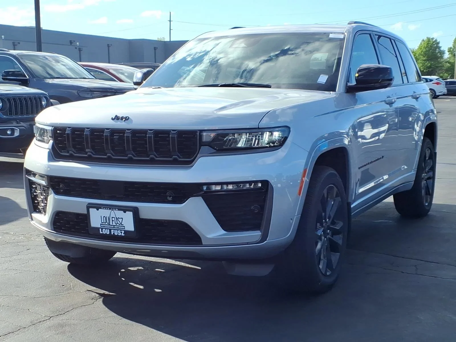 New 2026 Silver Zynith Jeep Limited Reserve image 2