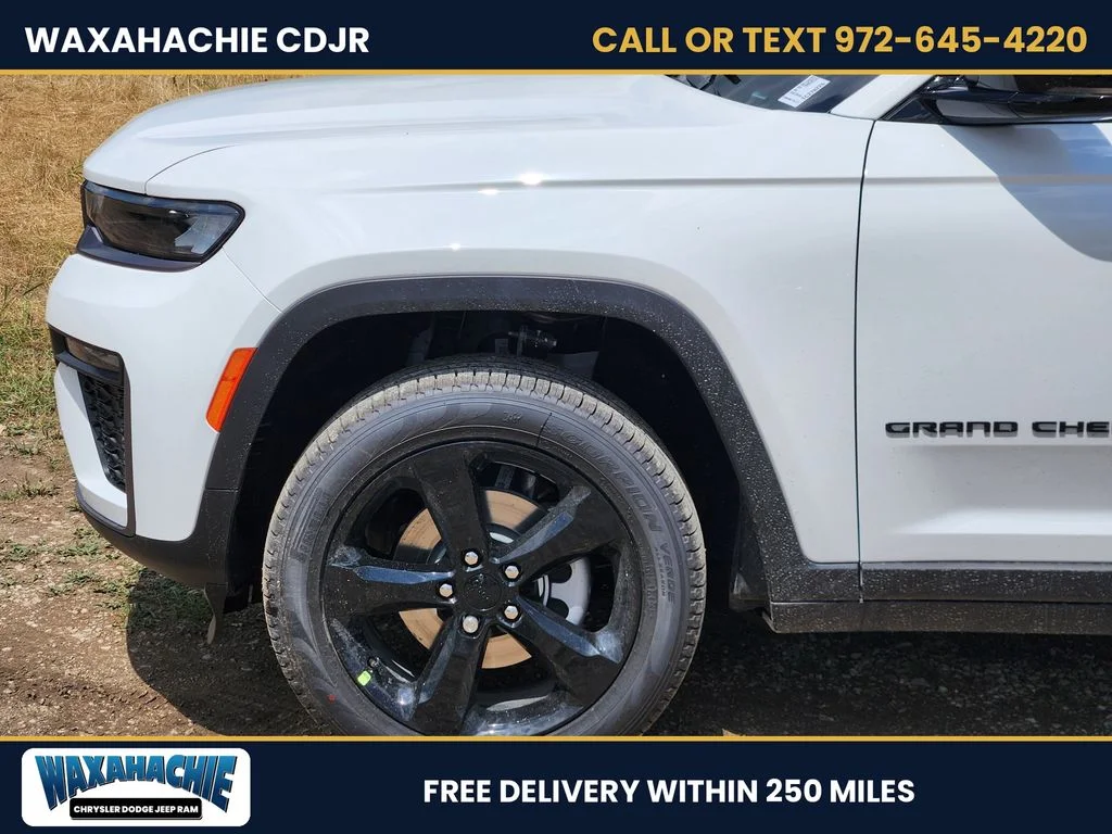 New 2026 Bright White Clear-Coat Exterior Paint Jeep Limited image 7