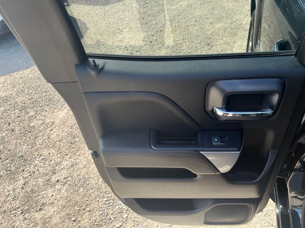 Used 2017 Graphite Metallic Chevrolet LT LT2 image 23