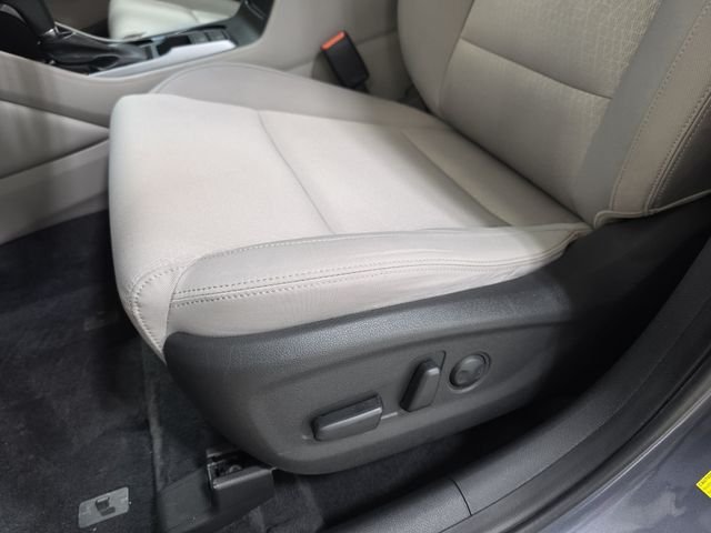 Used 2017 Coliseum Gray Hyundai Sport image 29