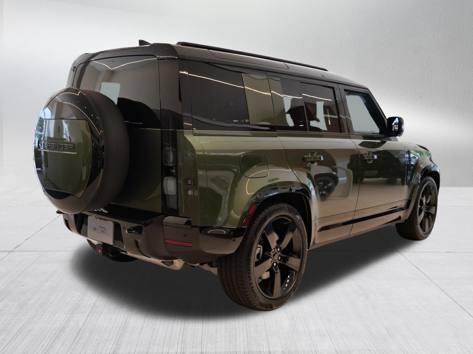 New 2026 Woolstone Green LAND ROVER X-Dynamic SE image 2