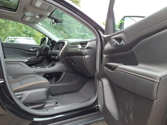 2023 GMC Acadia AT4 - Photo 13