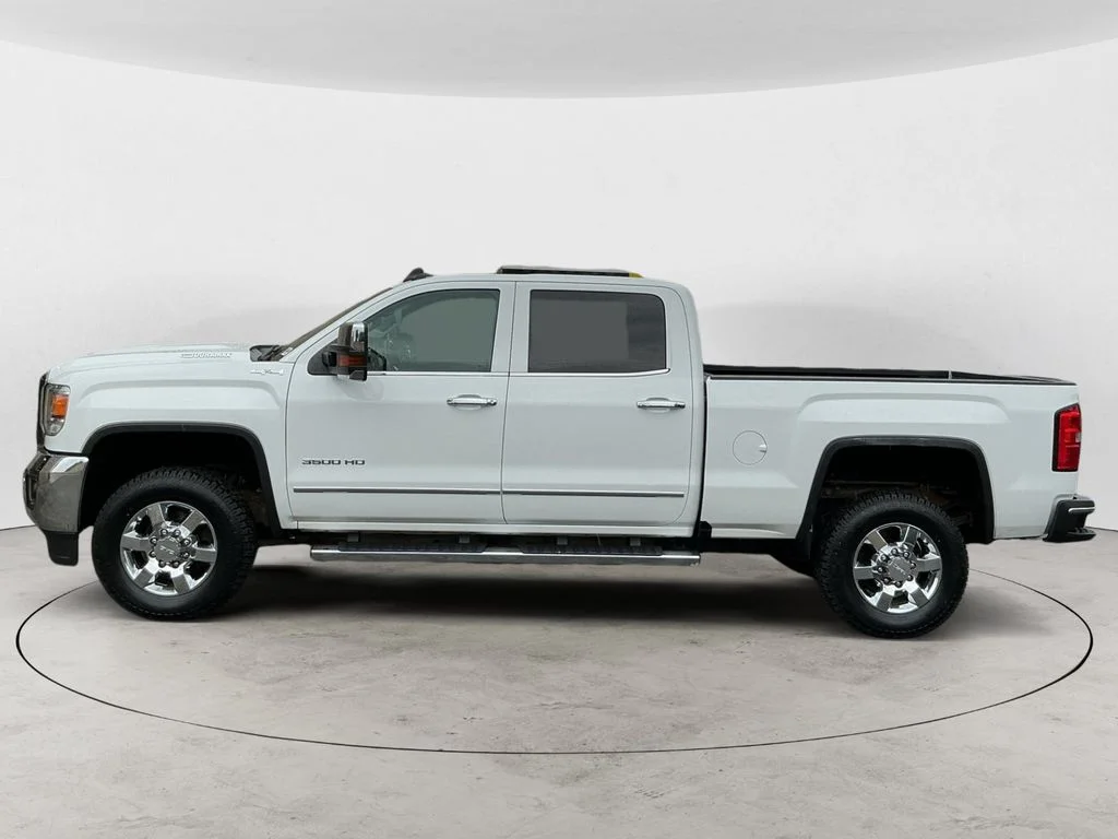 Used 2018 White GMC SLT image 8
