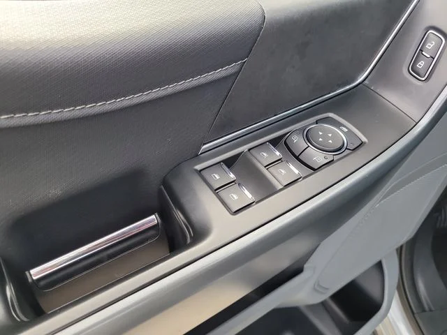 Used 2024 Silver Ford XLT image 17