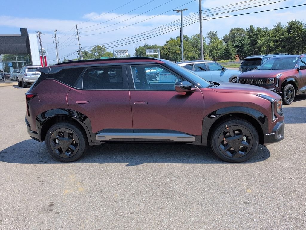 New 2027 Magma Red Matte Kia X-Line S image 2