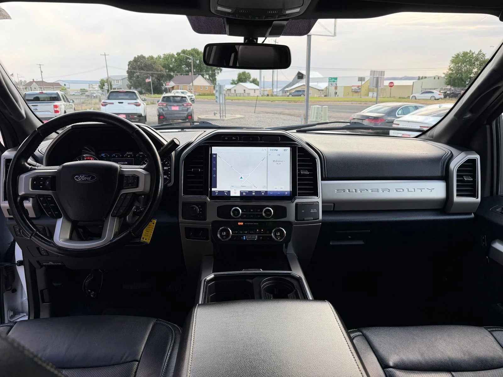 Used 2022 White Ford Lariat image 28