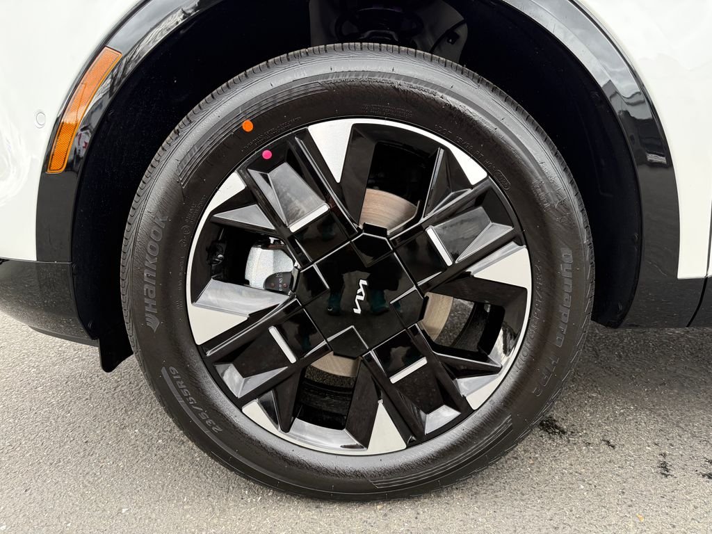 New 2026 Snow White Pearl Kia SX Prestige image 9
