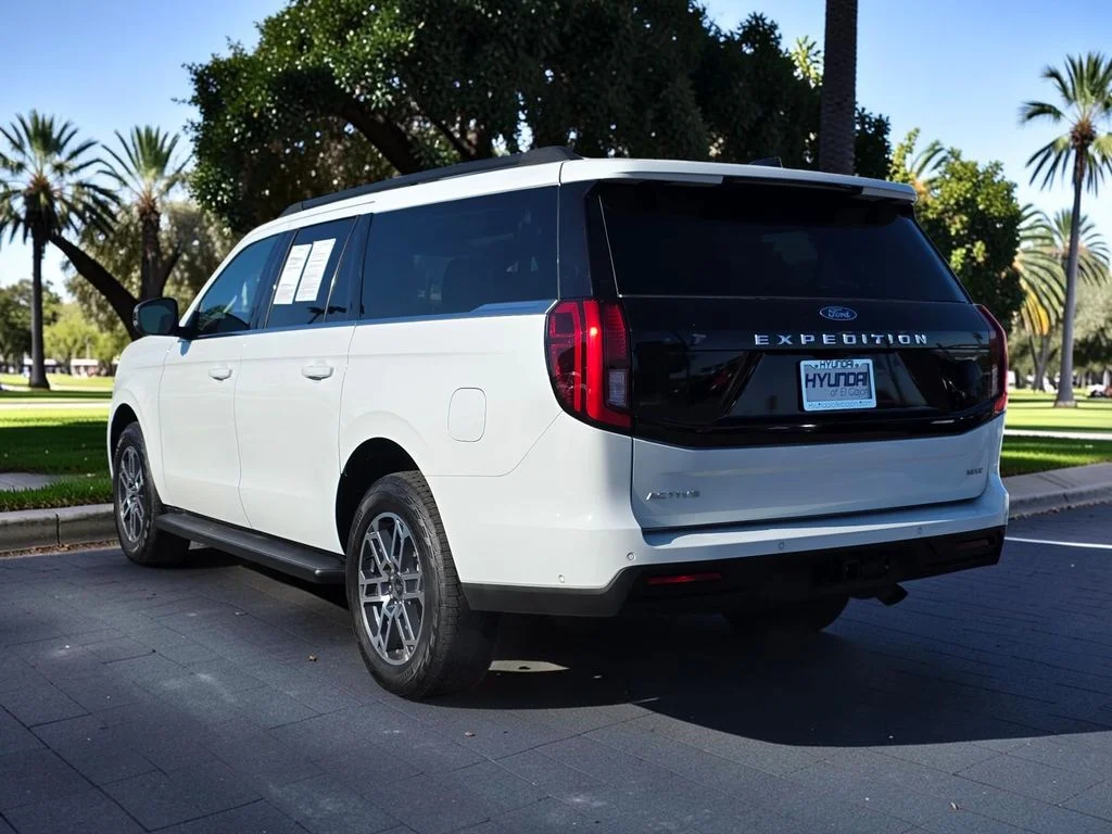 Used 2025 White Ford Active image 7