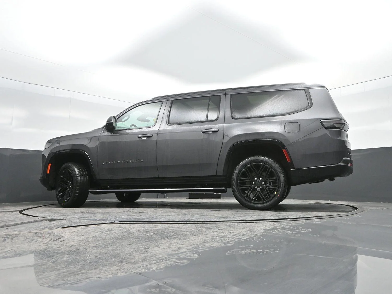 New 2026 Baltic-Gray Metallic Clear-Coat Exterior Paint Jeep Limited Reserve image 37