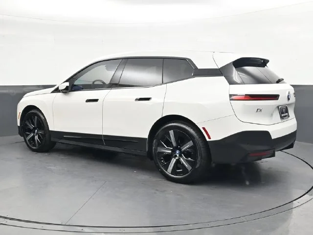 Certified Used 2024 White/off-white BMW xDrive50 image 7
