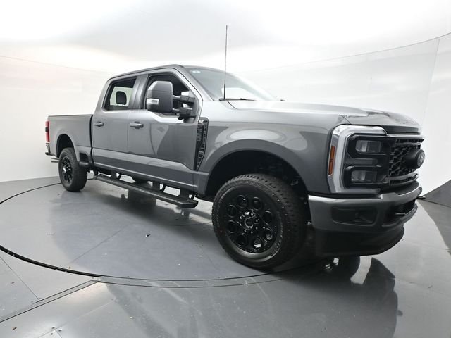 2026 Ford Super Duty F-350® XLT