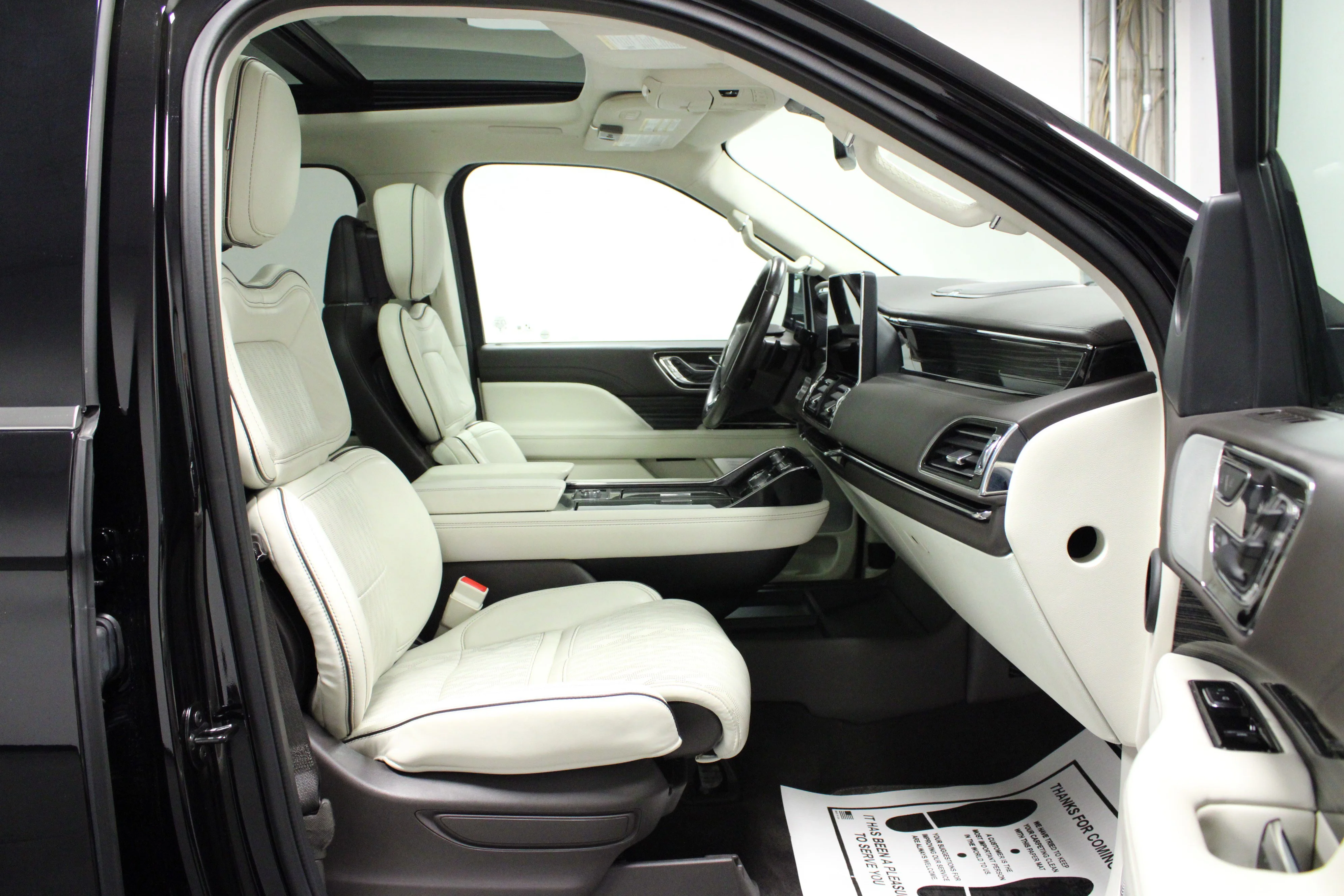 Used 2023 Black Metallic Lincoln Black Label image 17