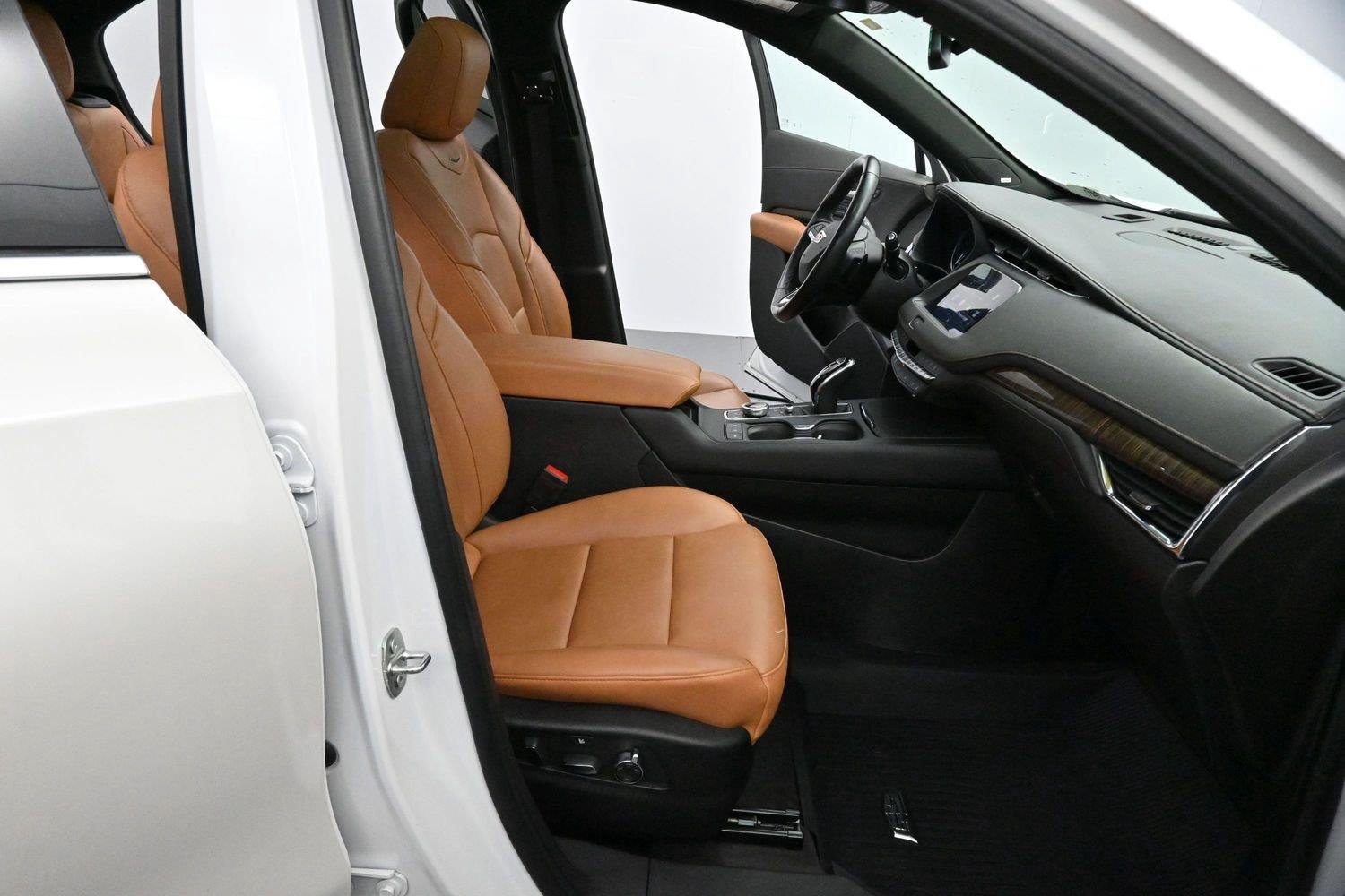Used 2023 CRYSTAL WHITE TRICOAT Cadillac AWD Premium Luxury image 31