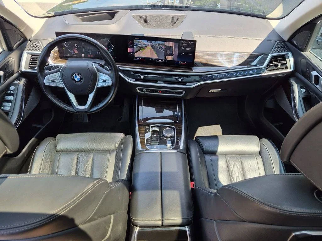 Used 2025 Black BMW xDrive40i image 29