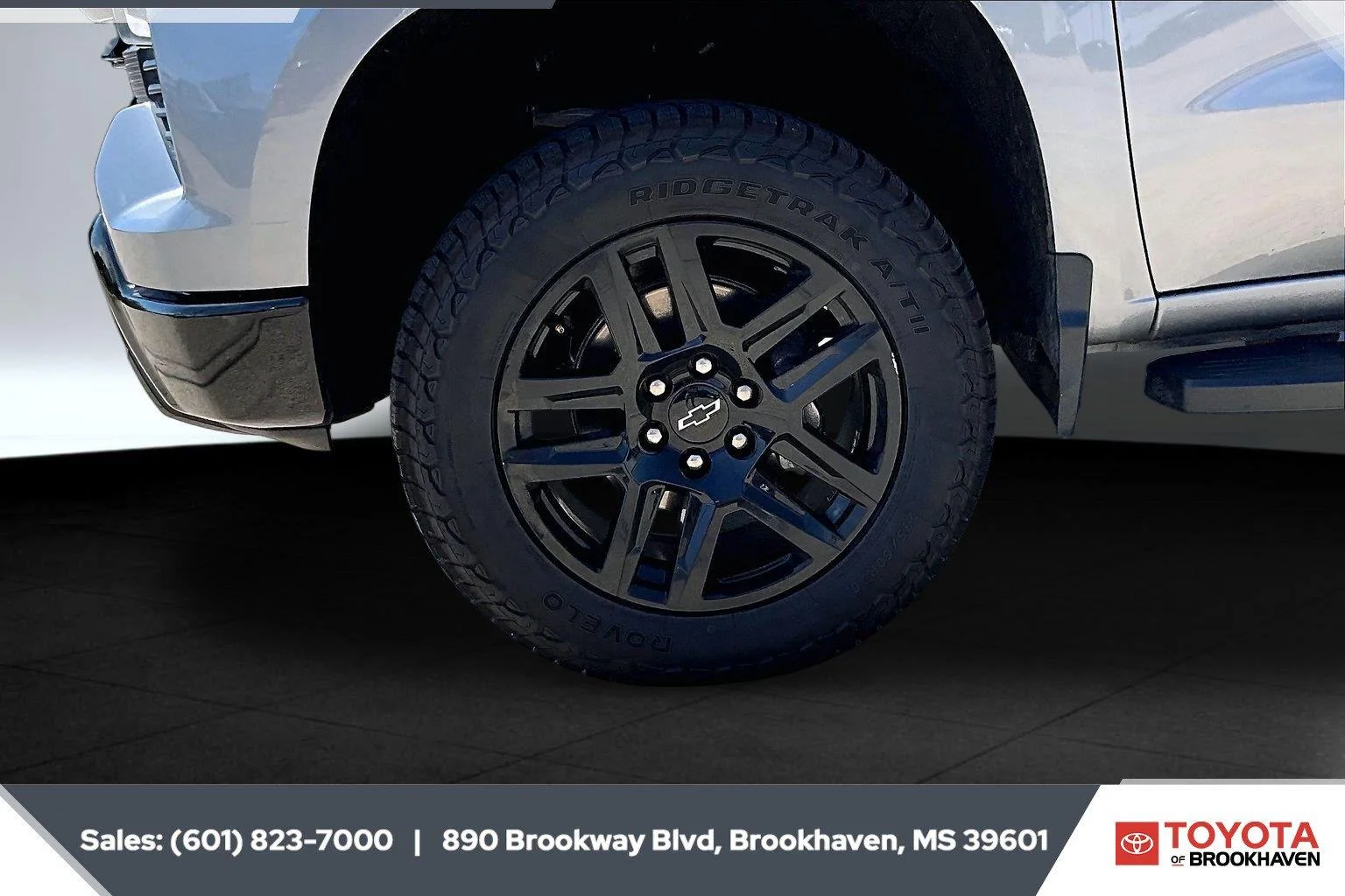 Used 2024 Sterling Gray Metallic Chevrolet LT Trail Boss image 7