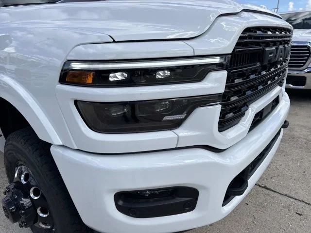 New 2027 Bright White Clear-Coat Exterior Paint RAM Limited image 2