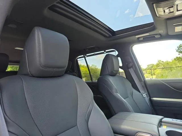 New 2026 Eminent White Pearl Lexus OVERTRAIL image 18
