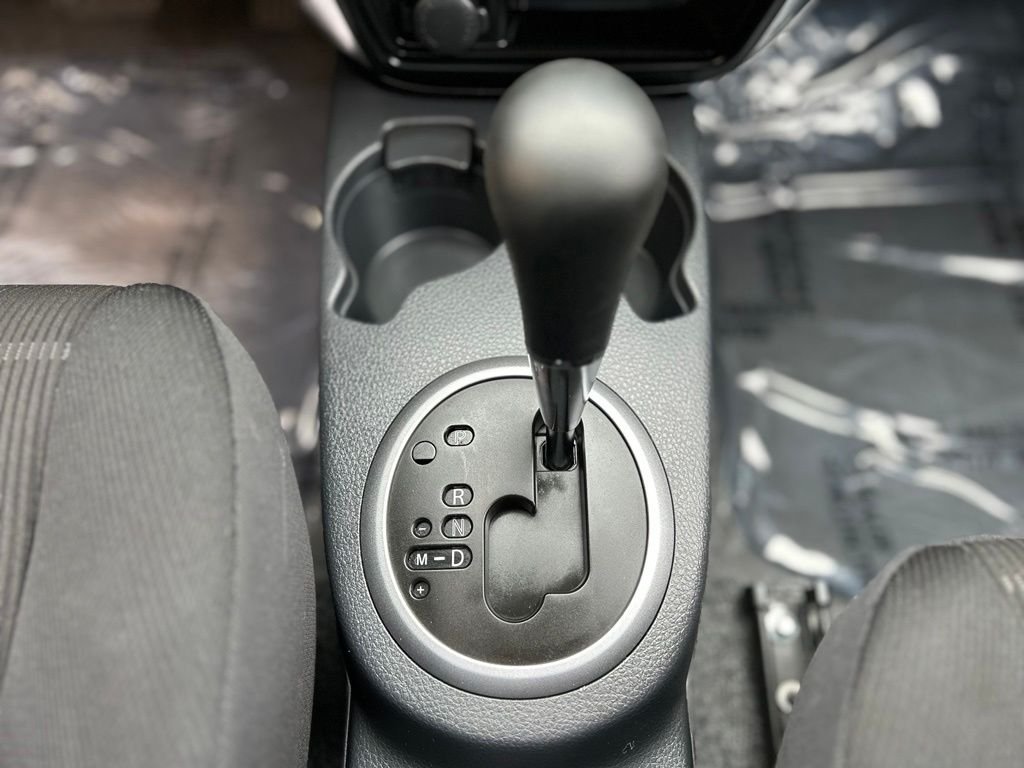 Used 2011 Silver Suzuki Premium image 26