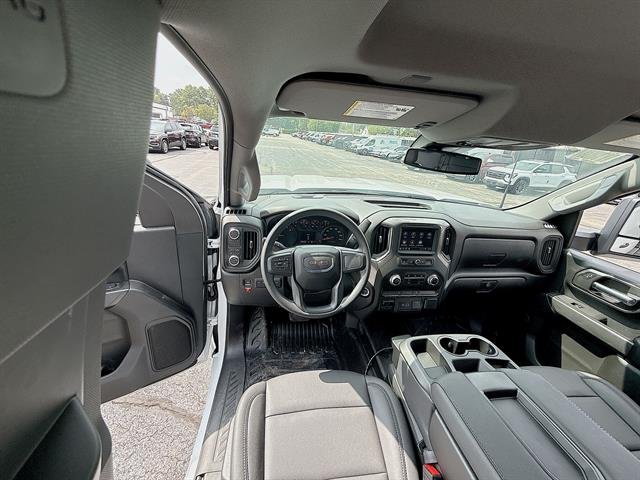 2025 GMC Sierra 3500 Chassis Cab Pro - Photo 19